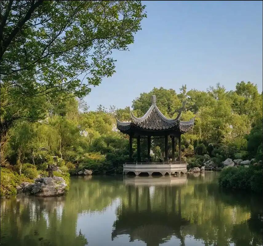 黑河爱辉迷茫餐饮有限公司